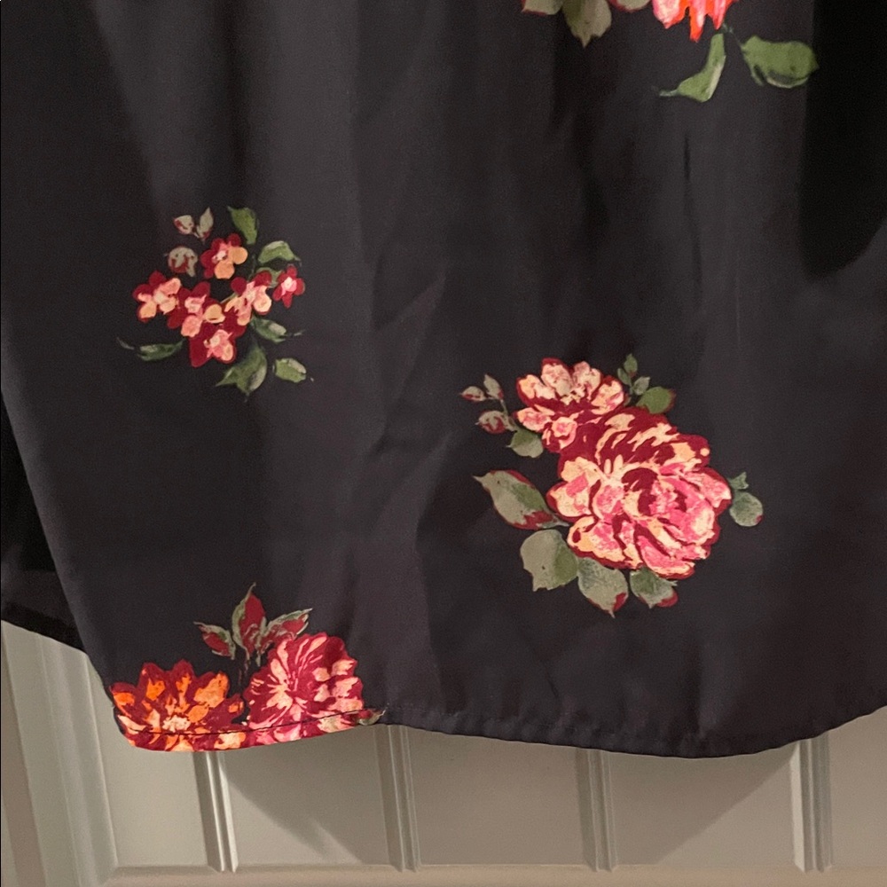 Skies Are Blue Black Floral Blouse - Picture 4 of 6